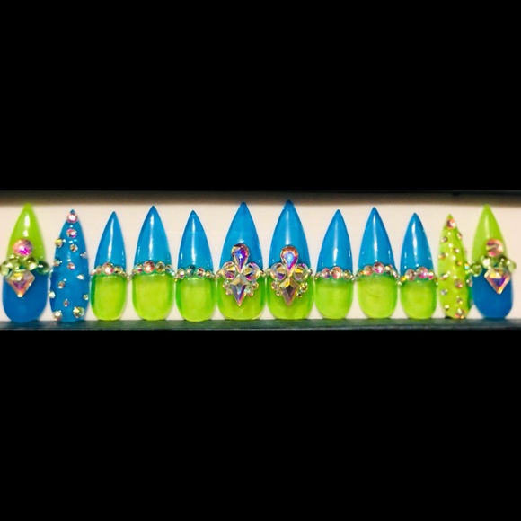 Green Apple Smurfette2 Press On Nails - Picture 6 of 8